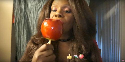 女子吃瓜网红是谁啊视频,视频走红背后的故事